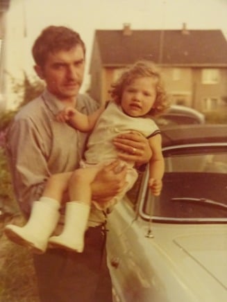 Christinas Großvater mit ihrer Mutter