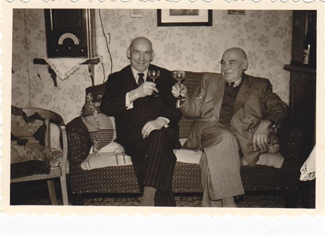 Links: Heinrich Gansauer (Inas Urgroßvater ) Rechts: Wilhelm Gansauer (mein Urgroßvater) ca. 1950...