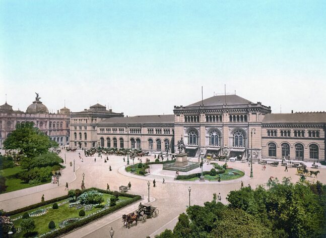 Der Ernst-August-Platz in Hannover um 1900