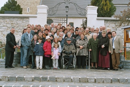 Unser „Schimpel-Treffen“ aus dem Jahr 2004, bei dem sich einige Nachfahren von Leopold Schimpel anlässlich seines 115. Geburtstages trafen.