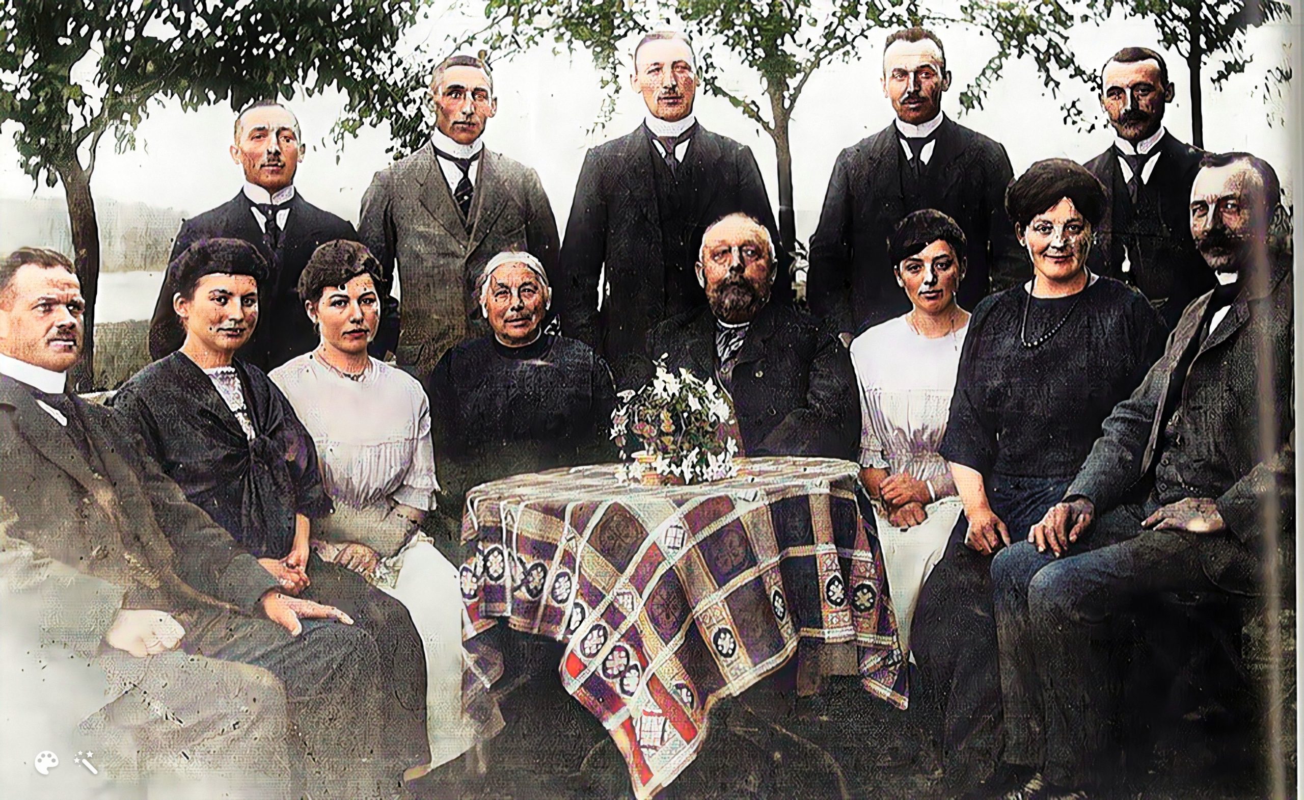 Familienfoto Gertrud Lütke Brintrup – mit MyHeritage in Color™ koloriert.